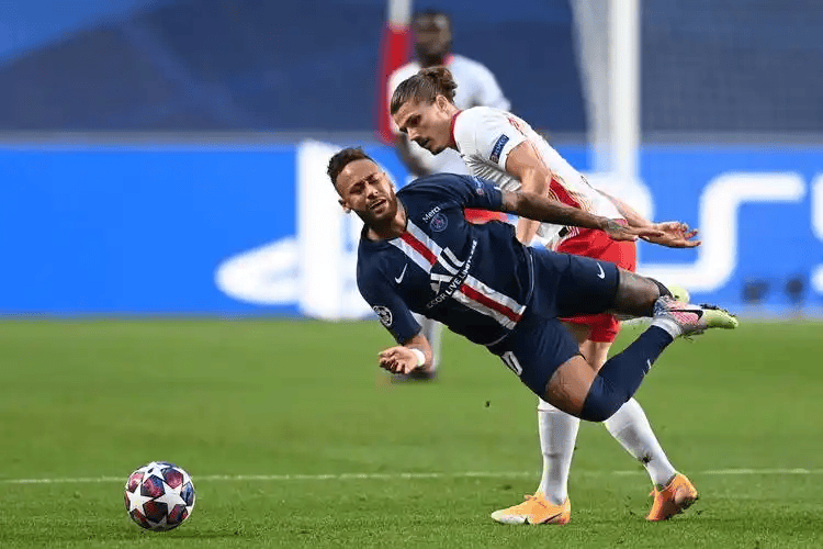 7 场不败遇毁灭性伤病！法甲争冠生死战：朗斯残阵客场破斯特拉斯堡魔鬼主场？